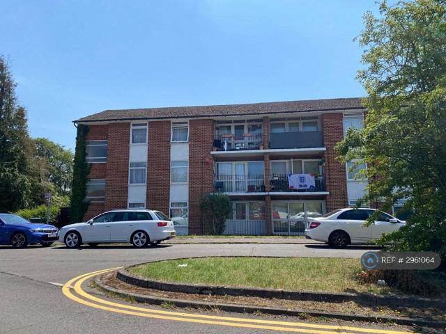 Flat for rent in Slough