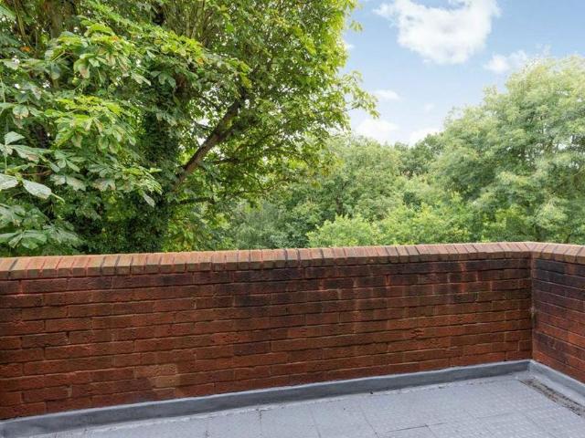 Apartment for rent in London Borough of Merton, Greater London