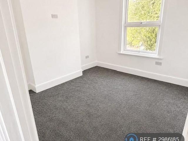 Apartment for rent in Loxford, Seven Kings