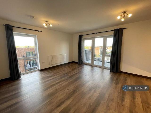 Apartment for rent in Holywell Estate, North Watford