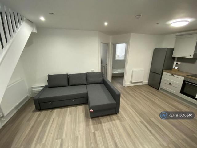 Apartment for rent in Plasnewydd, Falcon Lodge