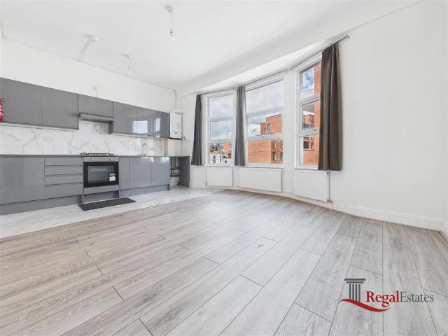 Flat for rent in Harlesden, Greater London