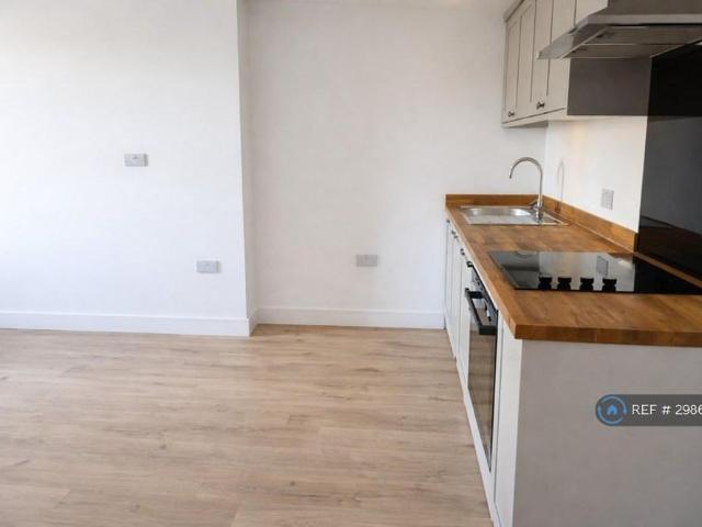 Apartment for rent in Bonegate, Brighouse