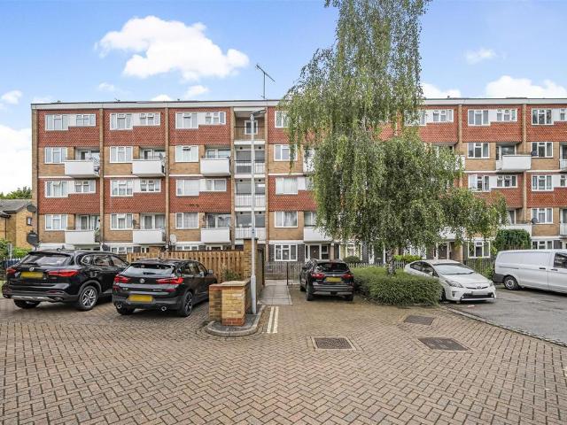 Flat for rent in Norbiton, Greater London