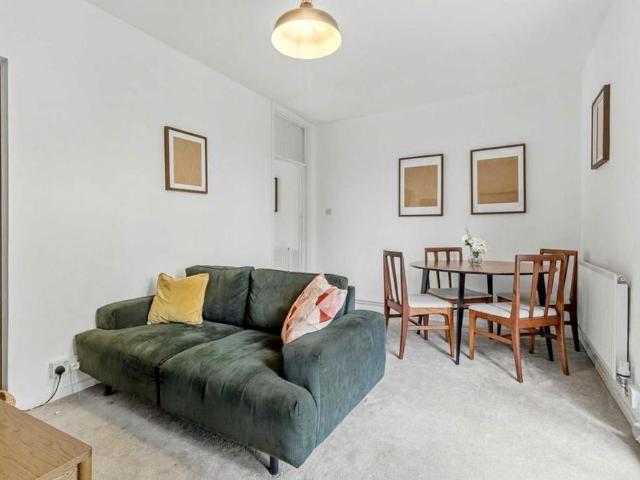 Apartment for rent in South Hampstead, Greater London