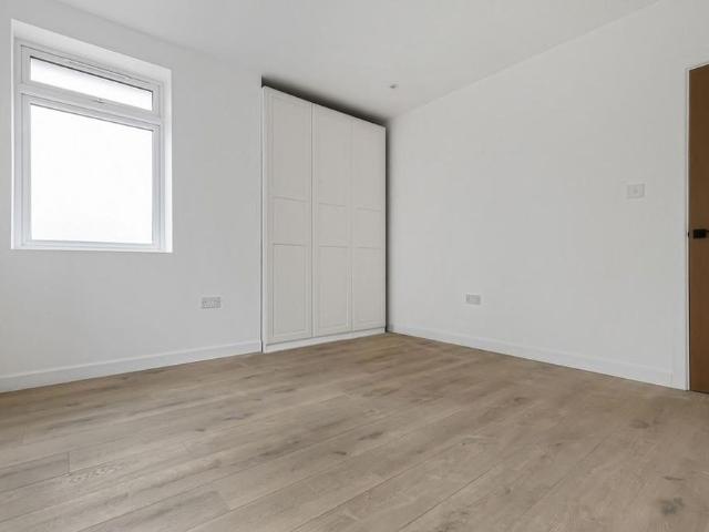 Apartment for rent in London Borough of Croydon, Addiscombe