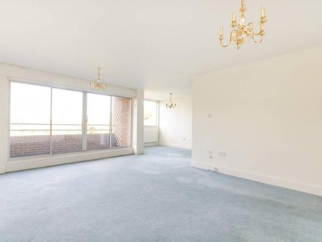 Apartment for rent in Royal Borough of Kingston upon Thames, Greater London