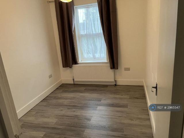 Apartment for rent in Lane, Greater London