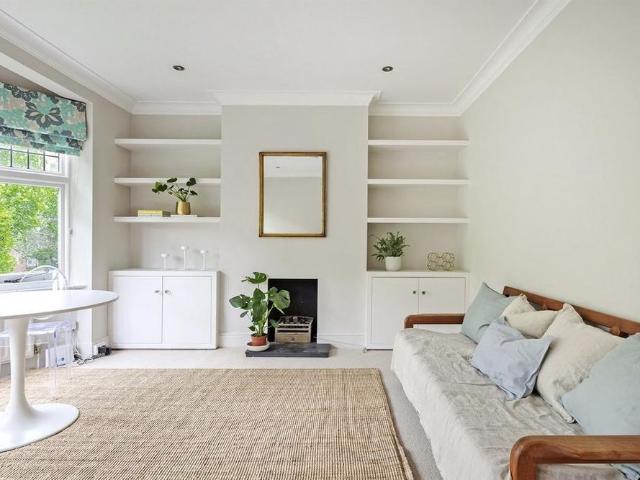 Apartment for rent in North Kensington, Greater London