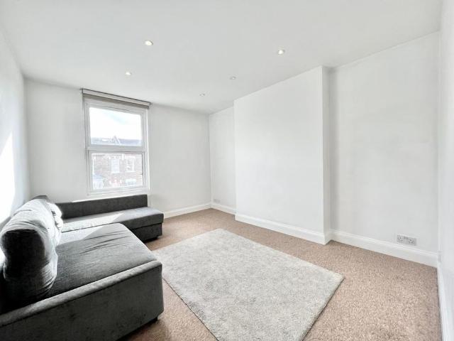 Apartment for rent in Maida Hill, Greater London