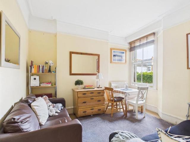 Apartment for rent in Arundel, Clapham