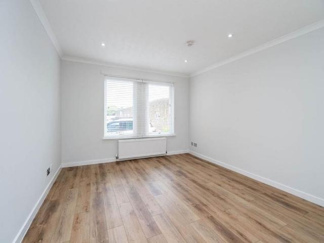 Apartment for rent in Hillside, Leith