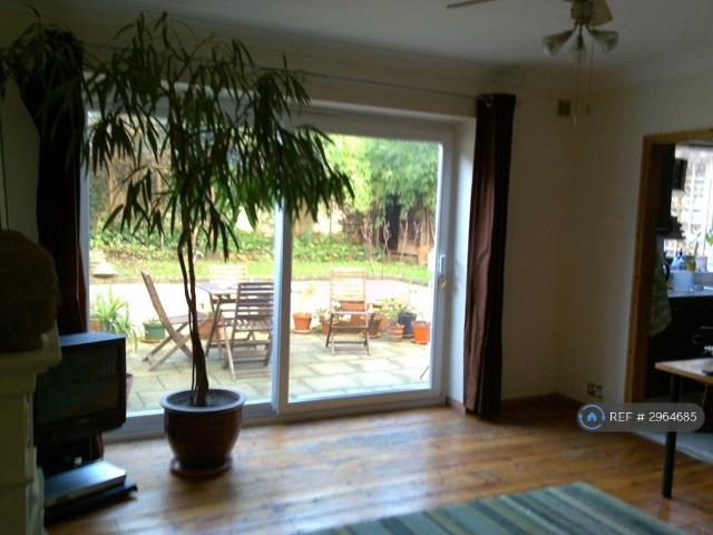 Flat for rent in Aldrington