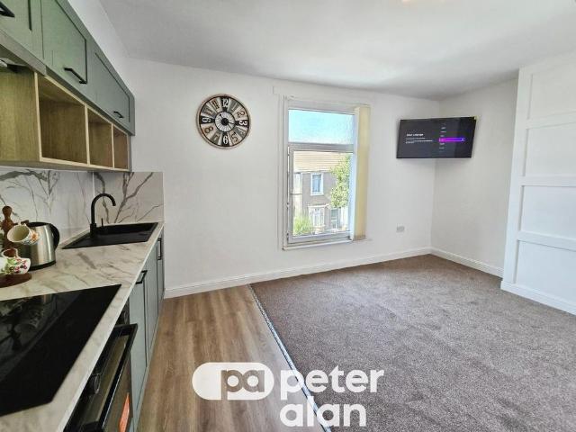 Apartment for rent in Nangreaves, Wales