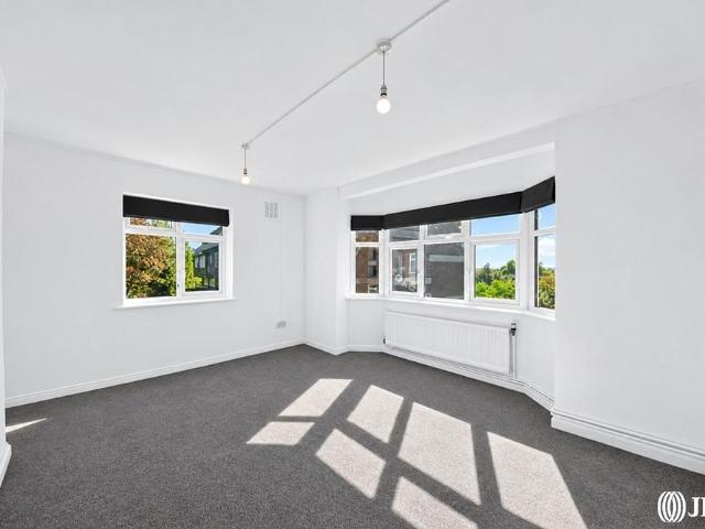 Apartment for rent in London Borough of Richmond upon Thames, Greater London