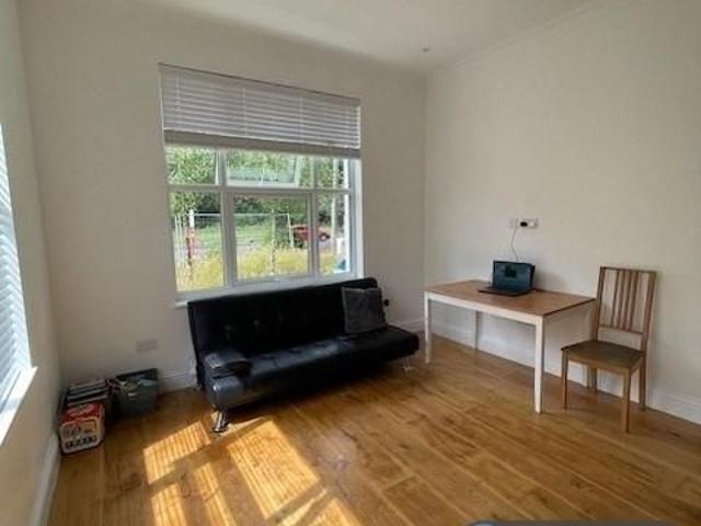 Apartment for rent in Ramslye, Sandown Park