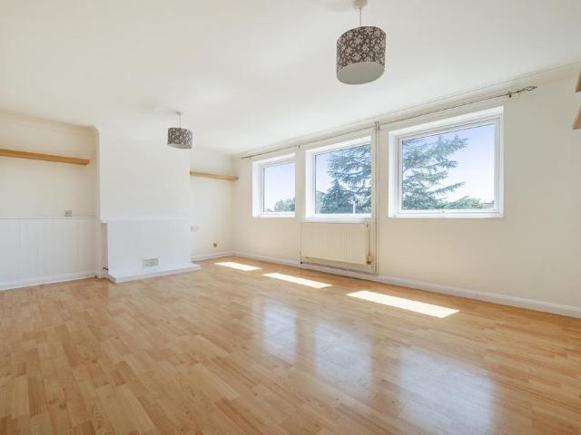 Flat for rent in Cox Green, Maidenhead