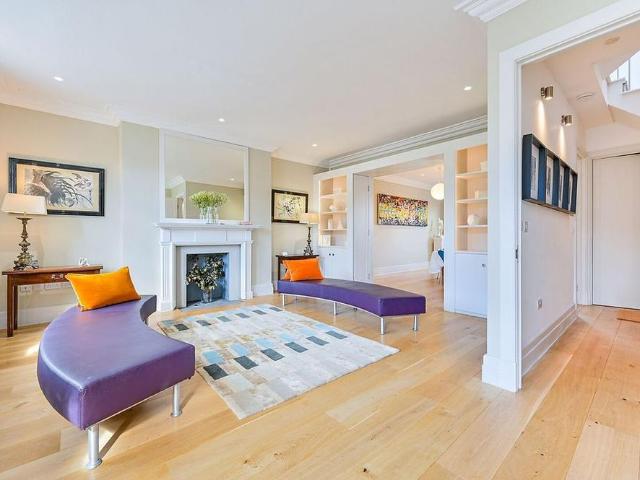 Apartment for rent in Brook Green, Greater London