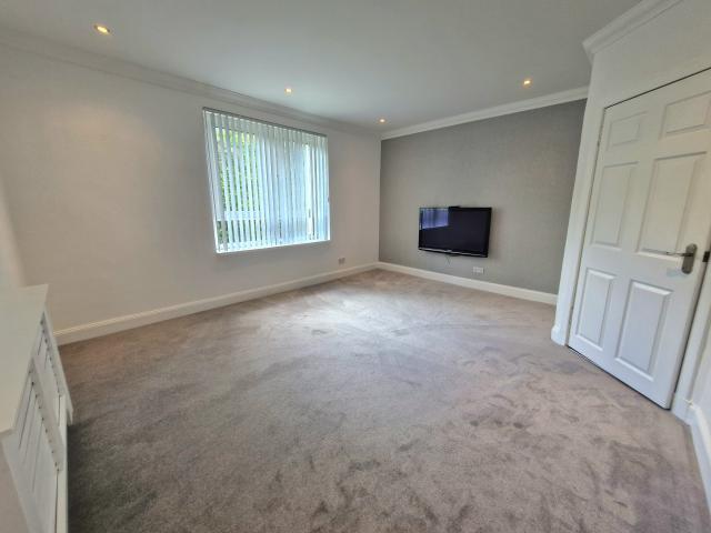 Apartment for rent in Hillend, Scotland