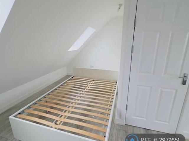 Apartment for rent in Sunbury, Surrey