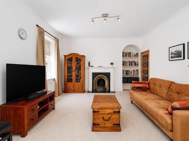 Apartment for rent in London Borough of Merton, Greater London