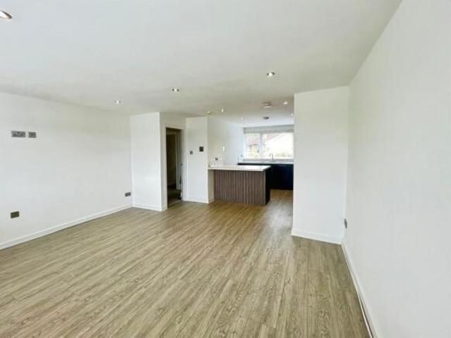 Apartment for rent in Cliff Hill, Green Close