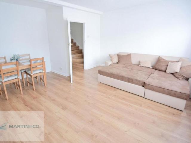 Apartment for rent in Blackhills, Surrey