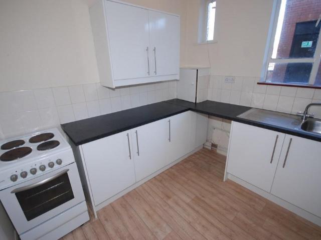 Flat for rent in Charlesworth, East Midlands