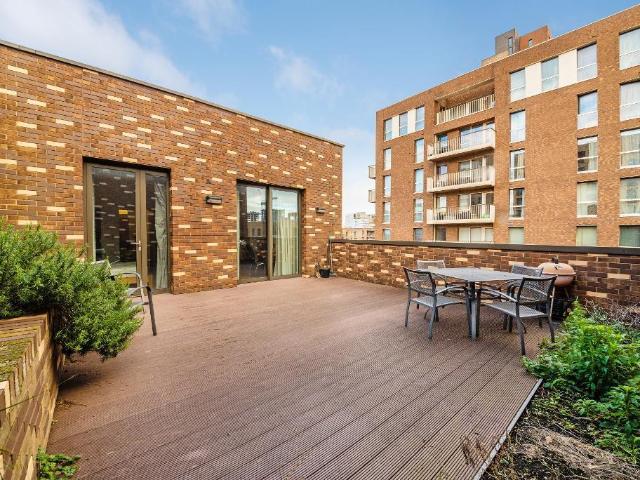Flat for rent in Bromley-by-Bow, Poplar Grove