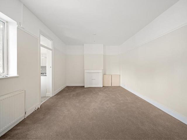 Apartment for rent in Worcester Park Estate, Monks Orchard