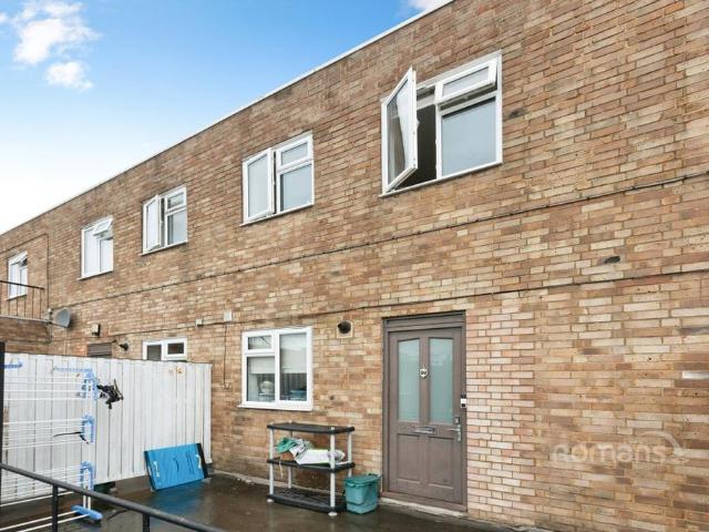Flat for rent in Heol-las, Surrey