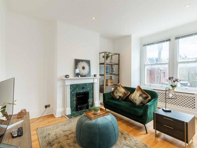 Flat for rent in Fulham, Greater London