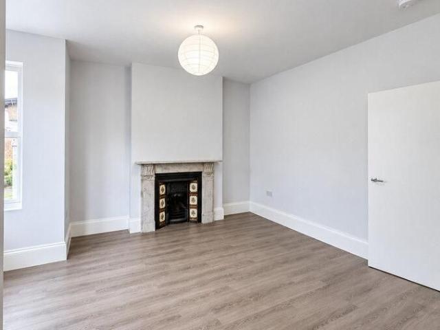 Apartment for rent in Alton Barnes, Essex