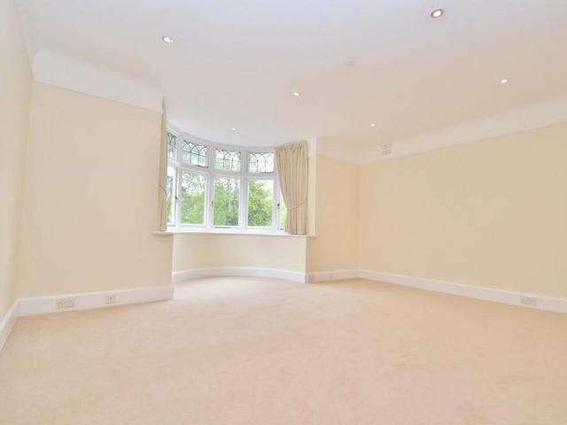 Apartment for rent in Littlecote, West Sussex