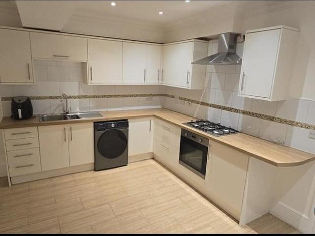 Flat for rent in Upton, Greater London