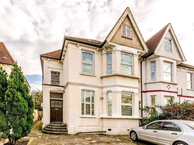 Flat for rent in Greater London