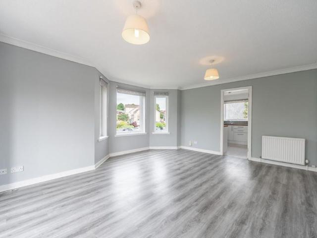 Apartment for rent in Busby, Scotland