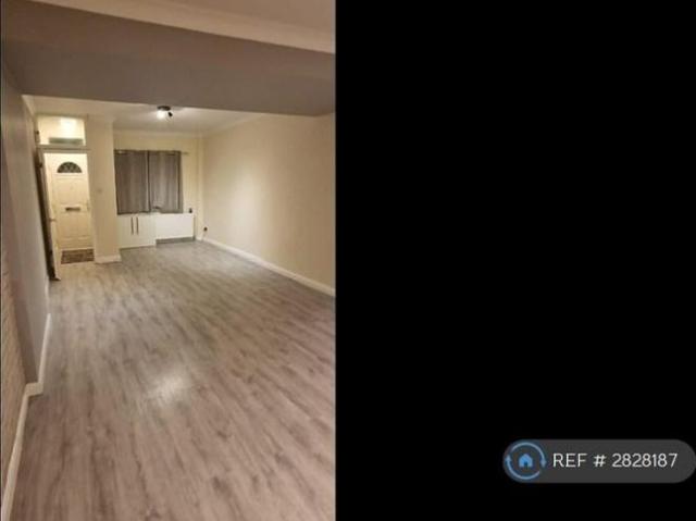 Apartment for rent in Brompton, Gillingham
