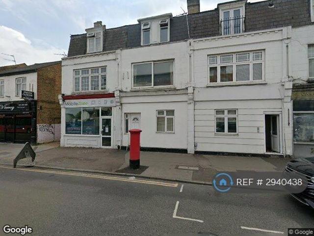 Flat for rent in West Molesey, Elmbridge