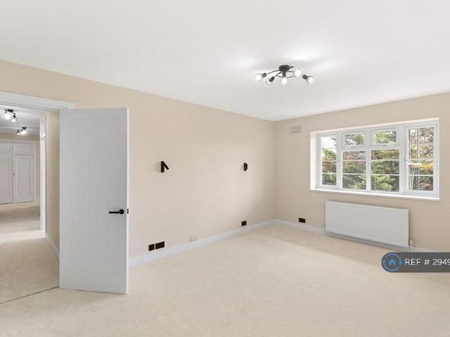 Flat for rent in Hendon, Greater London