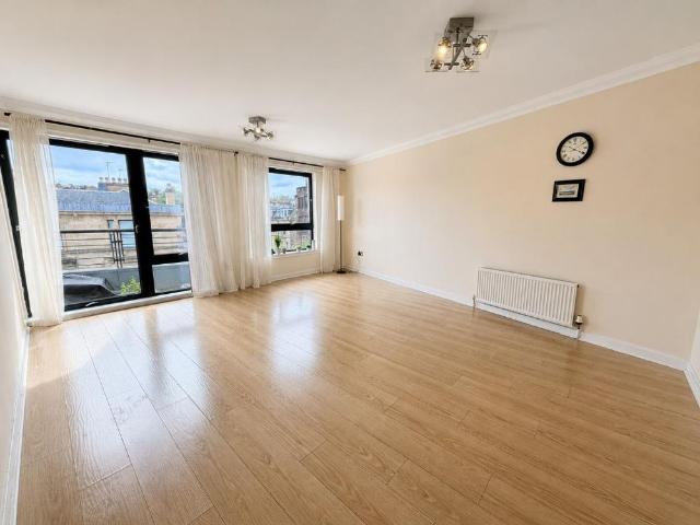 Apartment for rent in Hillhead, Scotland