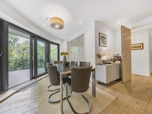 Flat for rent in Putney, Greater London