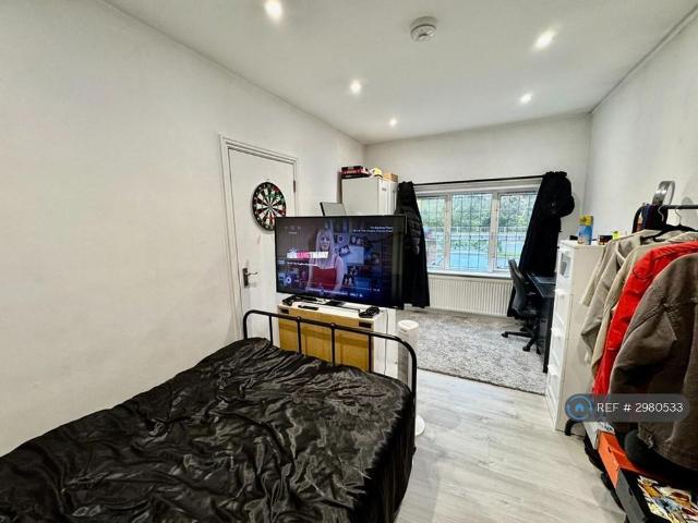 Apartment for rent in Kingston Vale, Greater London
