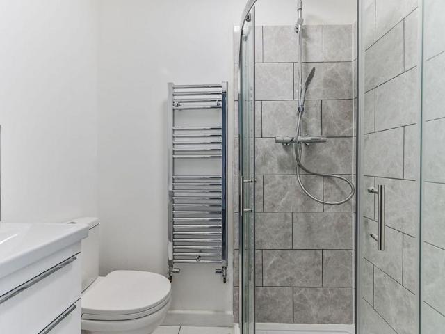 Apartment for rent in Red Hill, Surrey