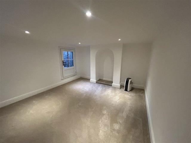Apartment for rent in Hatching Green, Five Acres