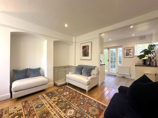 Apartment for rent in Temple Fortune, Greater London