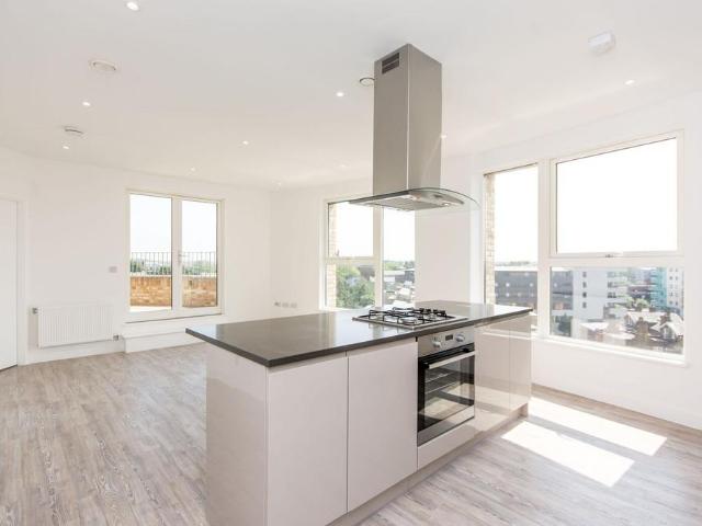 Flat for rent in London Borough of Brent, Greater London