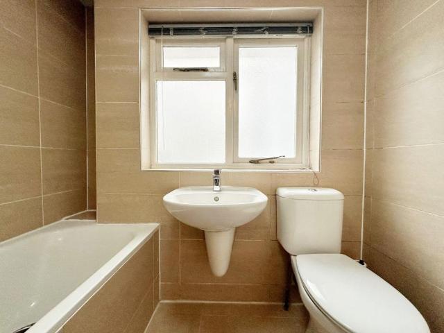 Apartment for rent in Hale, Waverley