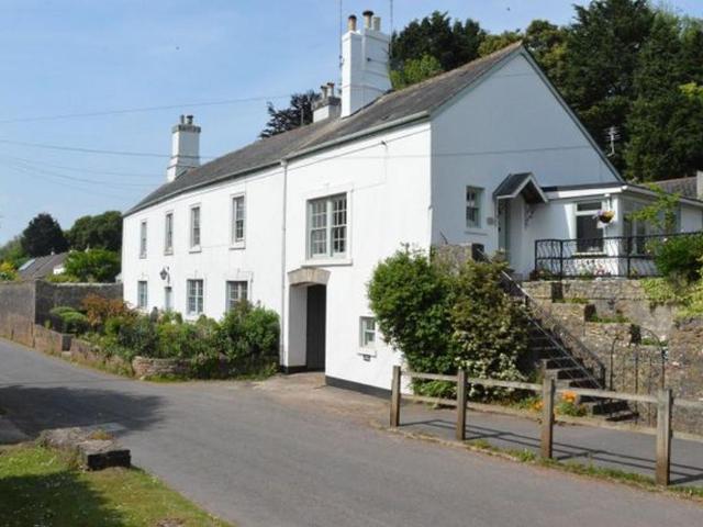 Flat for rent in Compton, Strode