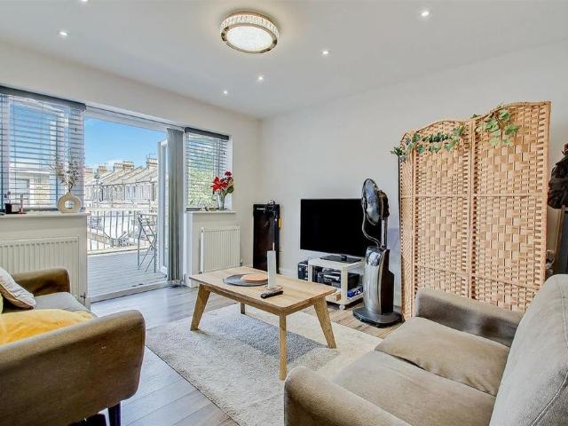 Apartment for rent in Harlesden, Greater London